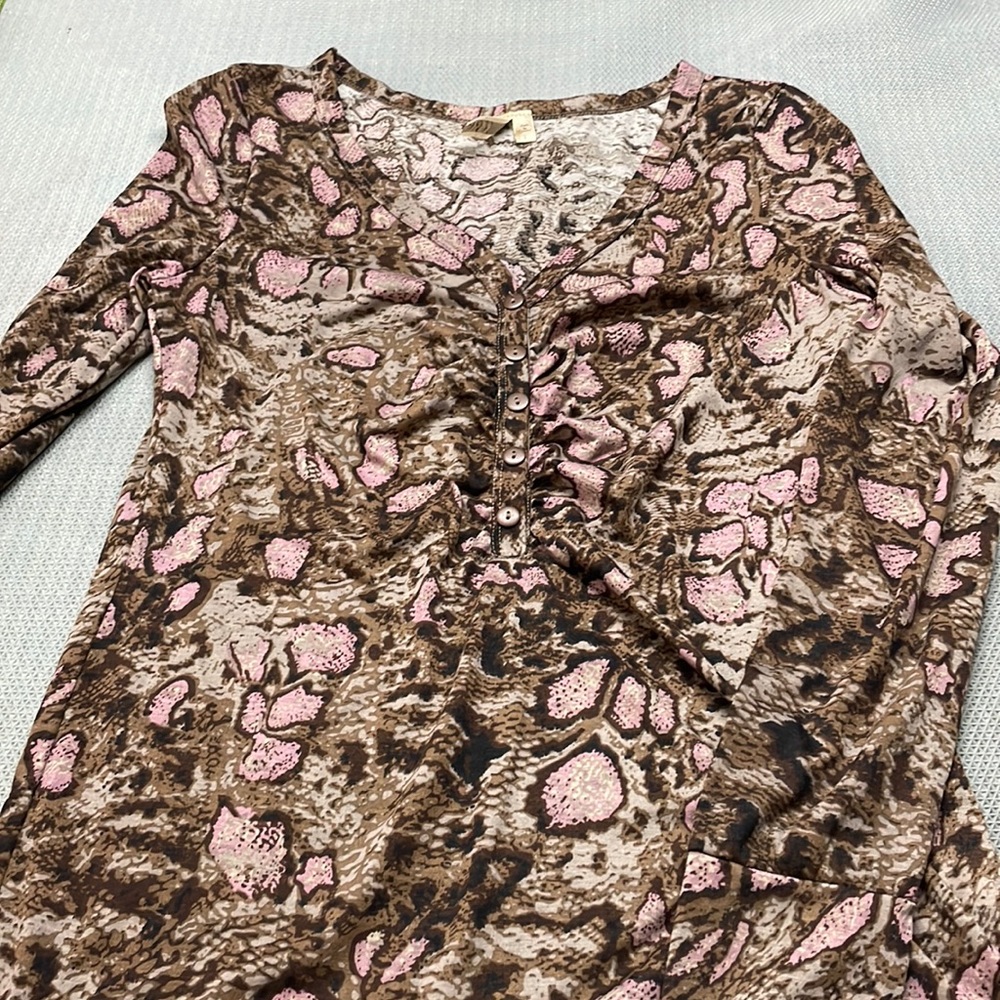 Snake skin like top